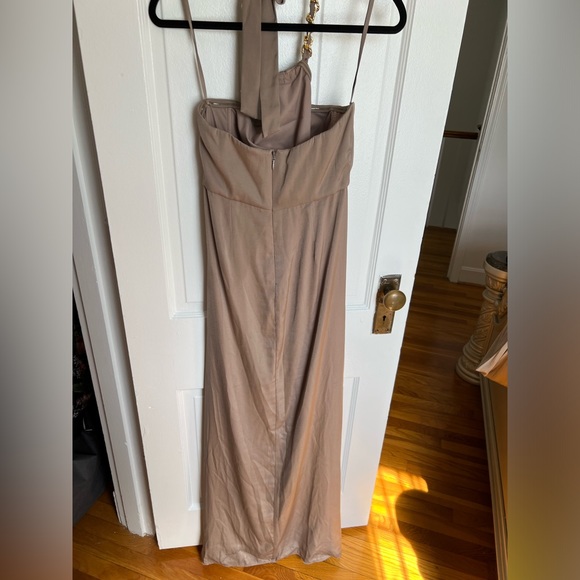 NWT BCBGMAXAZRIA Milania Chain Link Halter Maxi Dress, size 8 - Picture 4 of 8